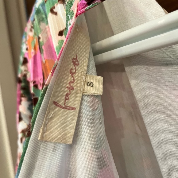 Fanco floral mini dress with open back. Size Small. Never worn. - Picture 3 of 3